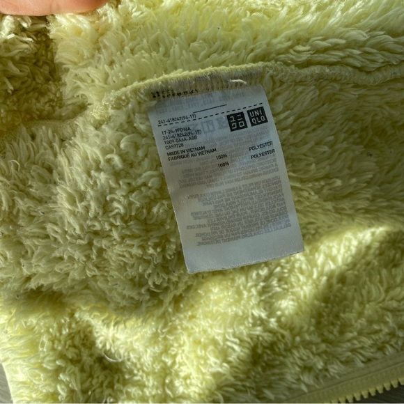UNIQLO Fluffy Yarn Fleece Full Zip Sweater - Picture 4 of 4